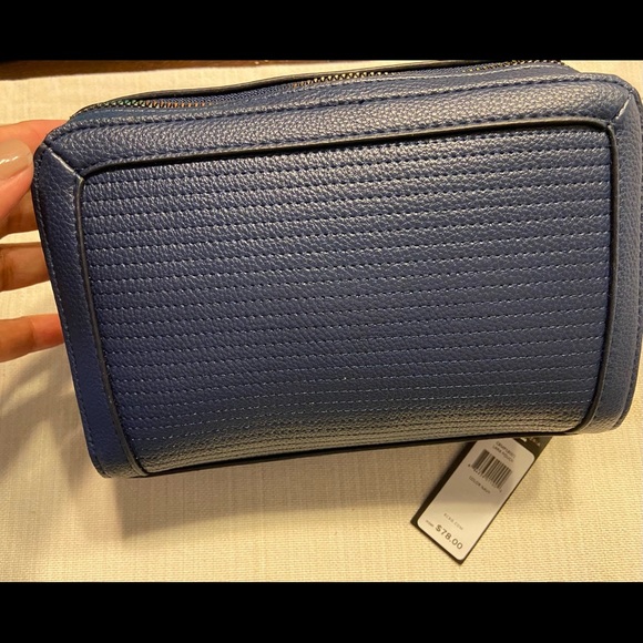 BCBG Maxazria cosmetic bag - Picture 5 of 10
